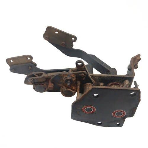407503 | Hydrostatic Transmission Pedal Kit | John Deere 2210 |  | LVA801877