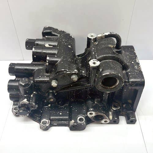 424529 | Cylinder Case-Rockshaft Housing | John Deere 2025R |  | LVA802190