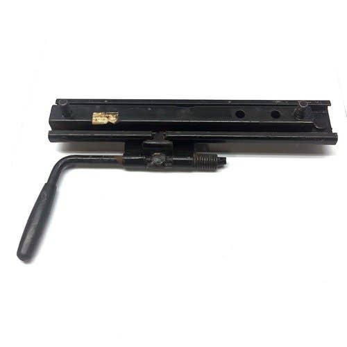 423618 | Seat Adjuster | John Deere 2520 |  | LVU800458