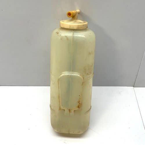 423665 | Coolant Overflow Tank | John Deere 2520 |  | LVU802464