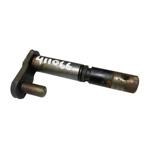 Used PTO Valve Spool Arm fits John Deere 655 755 756 855 856 955 755 855 856 M800554 Used PTO Valve Spool Arm fits John Deere 655 755 756 855 856 955 755 855 856 M800554