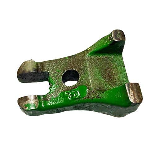412311 | Injector Clamp | John Deere 790 790 2027R 2520 3005 | Yanmar 3TNV82A |  | M811396