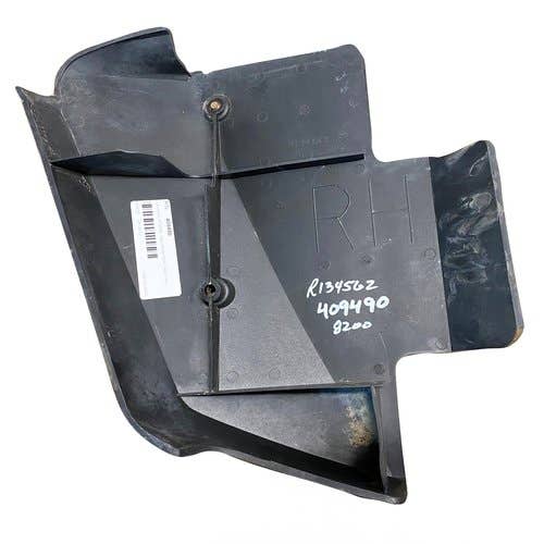 409490 | Fender Panel | Right Hand | John Deere 8100 8110 8200 8210 8300 8310 8400 8410 |  | R134562