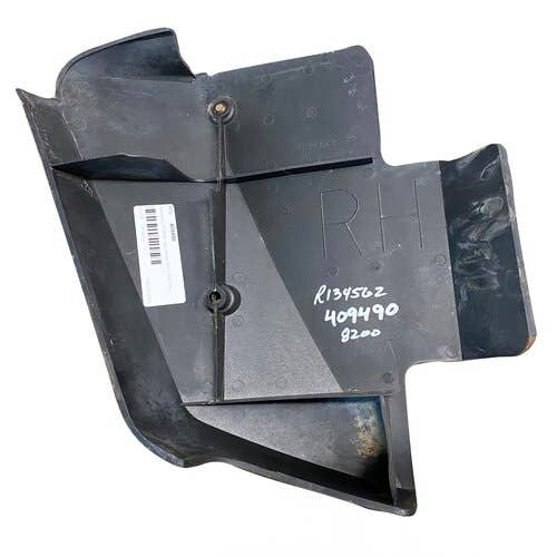 409490 | Fender Panel | Right Hand | John Deere 8100 8110 8200 8210 8300 8310 8400 8410 |  | R134562