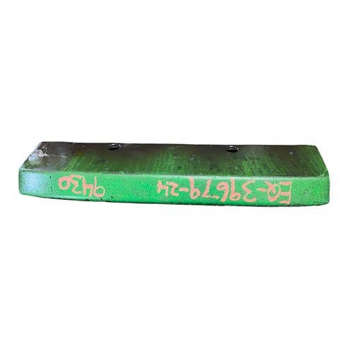 Used Front Nose Bumper fits John Deere 9230 9330 9430 9530 9630 R260591 Used Front Nose Bumper fits John Deere 9230 9330 9430 9530 9630 R260591
