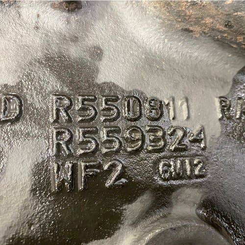 402927 | Exhaust Support | John Deere 8245R 8270R 8295R 8320R 8345R 8370R 8400R |  | R559324, R550812 | R550811