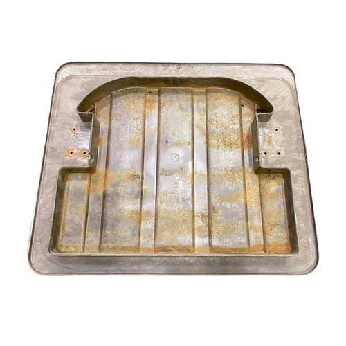 411733 | Cab Roof Access Cover | John Deere 1640 2040 2040S 2140 2250 2450 2650 2650N 2850 3040 3050 3140 3350 3640 3650 |  | R69004