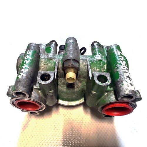 Used Filter Head fits John Deere 7200R 7215R 7230R 7260R 7280R RE319547 Used Filter Head fits John Deere 7200R 7215R 7230R 7260R 7280R RE319547