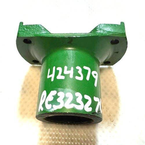 424379 | MFWD Yoke | John Deere 7200R 7210R 7215R 7230R |  | RE323270