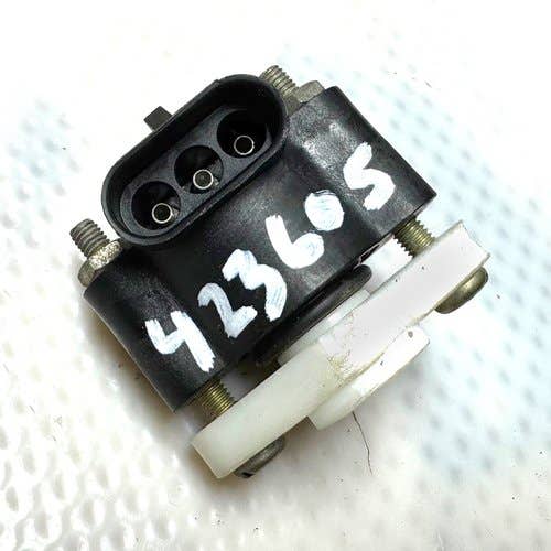 423605 | Contracting Potentiometer | John Deere 4555 4560 4755 4760 4955 4960 7710 7720 7810 7820 7920 8110 8110T 8120 8120T 8210 8210T 8220 8220T 8310 8310T 8320 8320T 8410 8410T 8420 8420T 8520 8520T |  | RE35704 | RE261369