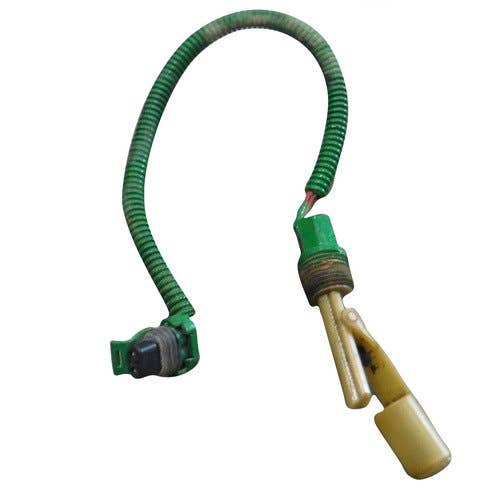 Used Fluid Level Switch fits John Deere 8100 8110 8200 8210 8220 8300 8310 8320 8400 8410 8430 9100 9120 9200 9220 9300 9320 9400 9420 9520 RE55516