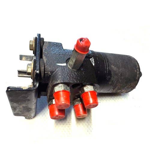 424217 | Steering Valve | John Deere 7200R 7210R 7215R 7230R 7250R 7260R 7270R 7280R 7290R 7310R |  | RE567939 | RE318840