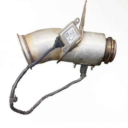 Used Exhaust Pipe W/ Nitrogen Oxide Sensor (NOx) fits John Deere 8245R 8270R 8295R 8320R 8345R 8370R 8400R RE572922, RE553440 Used Exhaust Pipe W/ Nitrogen Oxide Sensor (NOx) fits John Deere 8245R 8270R 8295R 8320R 8345R 8370R 8400R RE572922, RE553440