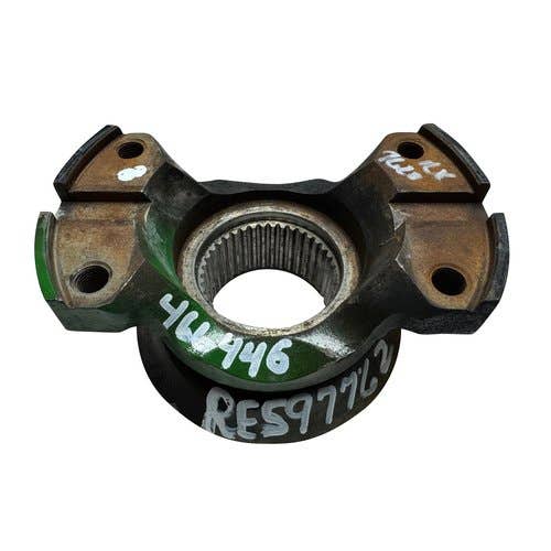 466446 | Universal Yoke | 8.5 C | John Deere 9R 390 9R 440 9R 540 9R 590 9R 640 9RX 490 9RX 540 9RX 590 9RX 640 9420R 9420RX 9470R 9470RX 9520R 9520RX 9570R 9570RX 9620R 9620RX |  | RE597762