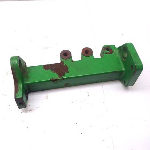 Used Quill Control Lever Hub fits John Deere 5055E SU303176 Used Quill Control Lever Hub fits John Deere 5055E SU303176