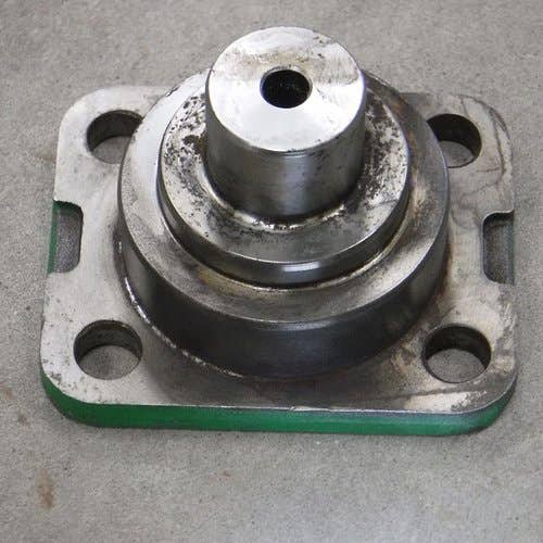 Used Kingpin fits John Deere 6170M 6170R 6175M 6175R 6190R 6195M 6195R 6210R 6215R 7220 7320 7330 Premium 7420 7430 Premium 7520 7530 Premium L218742 Used Kingpin fits John Deere 6170M 6170R 6175M 6175R 6190R 6195M 6195R 6210R 6215R 7220 7320 7330 Premium 7420 7430 Premium 7520 7530 Premium L218742