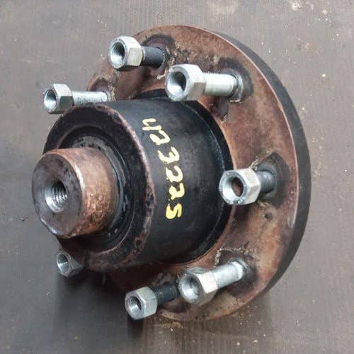 423225 | Transport Wheel Hub Assembly | Kinze 3600 3660 |  | GA4729 | 8 BOLT