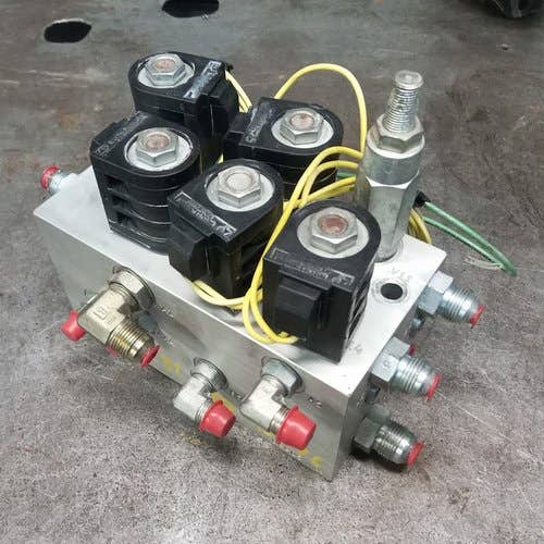 423231 | Hitch Valve | Kinze 3600 3660 |  | GA7023 | GD9905