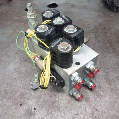 423231 | Hitch Valve | Kinze 3600 3660 |  | GA7023 | GD9905