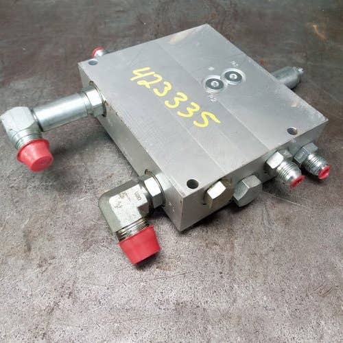 Used Wing Down Seed Rate Valve Block fits Kinze 3660 D18509 GD18509 Used Wing Down Seed Rate Valve Block fits Kinze 3660 D18509 GD18509
