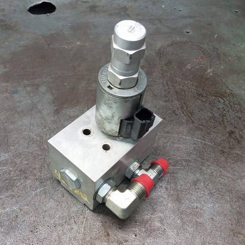 423242 | Seed Rate Drive Valve Block | Kinze 3660 |  | GD19440