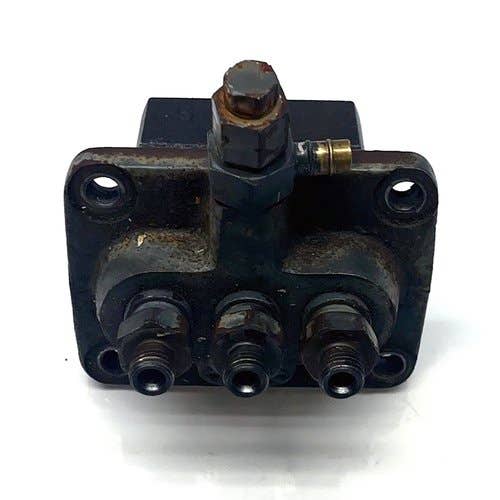 Used Fuel Injection Pump fits Kubota L2050 L2501 15321-51010 Used Fuel Injection Pump fits Kubota L2050 L2501 15321-51010