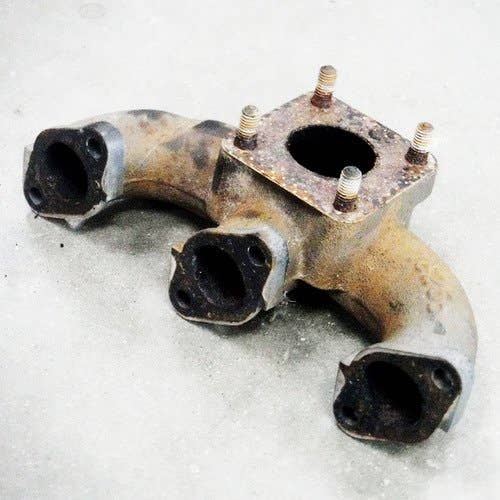 Used Exhaust Manifold fits Kubota B1700 B2100 B2301 B2320 B2400 B2401 B2410 B2601 B2620 B2630 B2650 B2920 B7500 B7510 B7610 LX2610 ZD1211 1G700-12310 Used Exhaust Manifold fits Kubota B1700 B2100 B2301 B2320 B2400 B2401 B2410 B2601 B2620 B2630 B2650 B2920 B7500 B7510 B7610 LX2610 ZD1211 1G700-12310