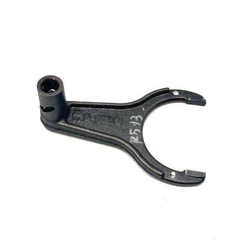 Used Differential Lock Fork fits Kubota L3301 L3901 L4600 TC402-26630 Used Differential Lock Fork fits Kubota L3301 L3901 L4600 TC402-26630