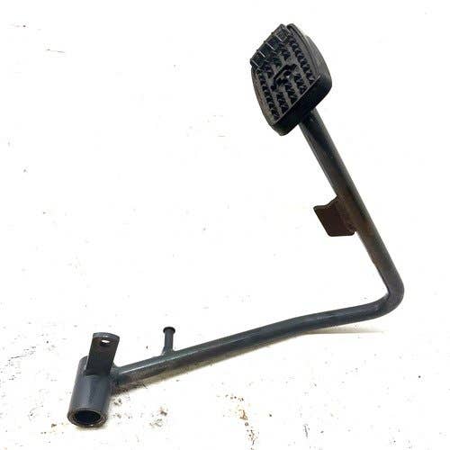 Used Clutch Pedal fits Kubota L2501 L3200 L3800 TC420-15720 Used Clutch Pedal fits Kubota L2501 L3200 L3800 TC420-15720