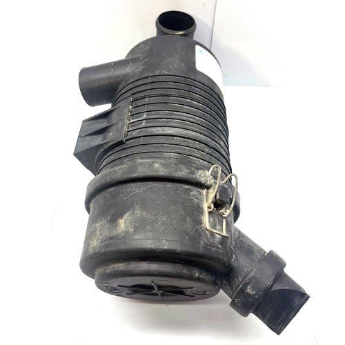 Used Air Cleaner Assembly Less Element fits Kubota L3301 L3901 TC620-16300 Used Air Cleaner Assembly Less Element fits Kubota L3301 L3901 TC620-16300
