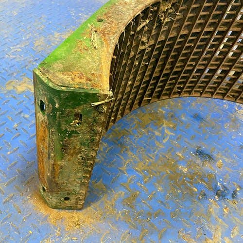 402360 | Large Wire Concave | Standard Wear | Middle or Rear | John Deere S550 S650 S660 S670 S680 S690 9650 STS 9660 STS 9670 STS 9750 STS 9760 STS 9770 STS 9860 STS 9870 STS |  | AXE28964, AH205260
