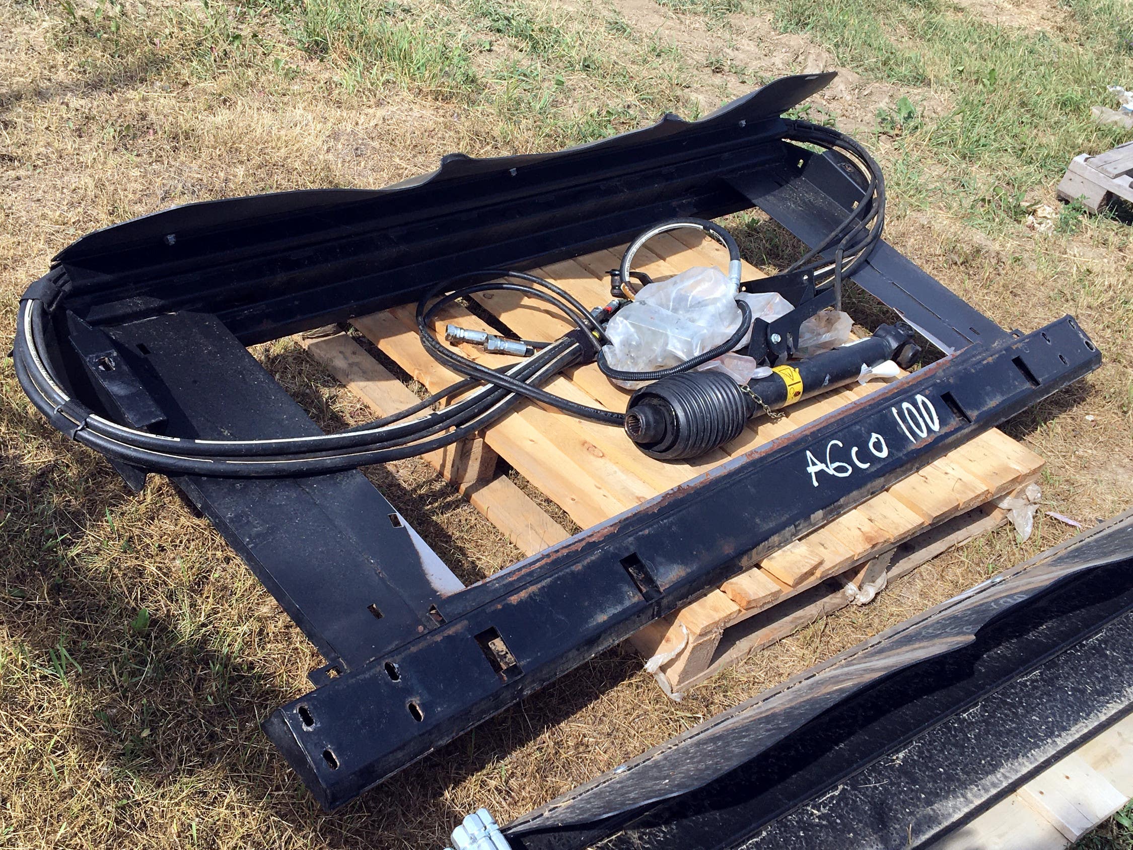 MacDon to Agco Adapter Completion Kit (FM100)