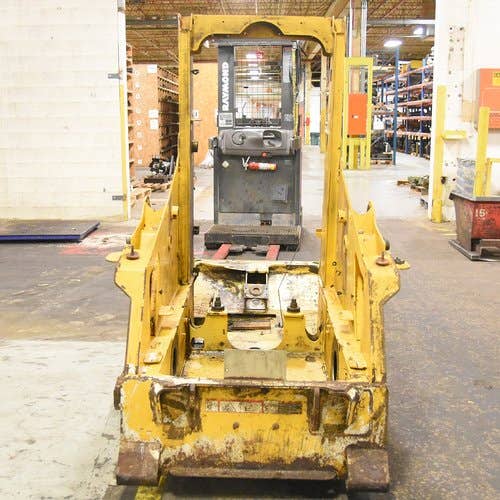 437055 | Main Frame | John Deere 320D |