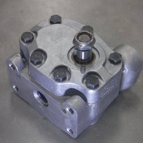 Used Main Hitch Hydraulic Pump fits International 786 886 986 1086 1566 1568 1586 3088 3288 3688 70932C91 1949300C1