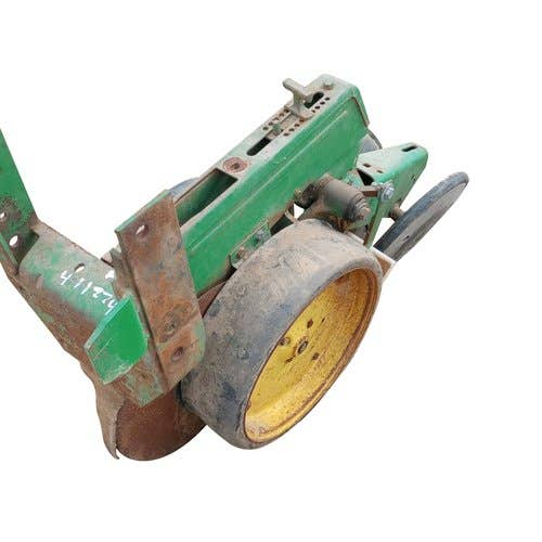 411224 | MaxEmerge Row Unit Assembly | John Deere 7000 7100 | Kinze 2000 2100 2200 2300 2400 2500 2600 2700 2800 |  | AA36650 | GA0860 | G1K272 |  AA20242 |  AA37030 |  AA37031 |  AA31217 |  AA43899 | GA0811 | GD1030 | GA6614 | GA6613 | GD9120 | GD1085