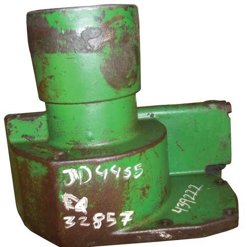 439222 | MFWD Clutch Cover | John Deere 4050 4055 4250 4255 4450 4455 4555 4560 4755 4760 4955 4960 |  | RE19177 | R81153