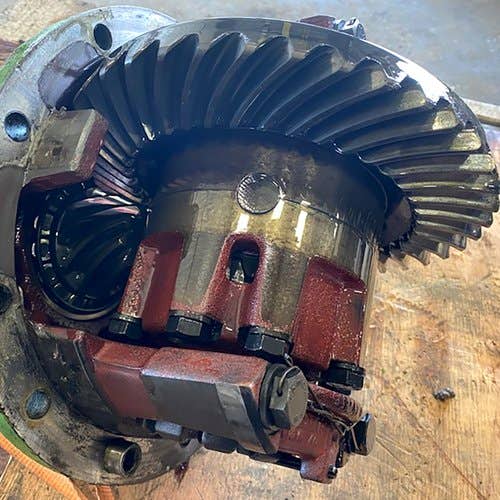 402047 | MFWD Differential Assembly | John Deere 4650 4850 |  | RE10211 | RE10031 | R75547 | R75539 | AR101795 | 4460 405 080