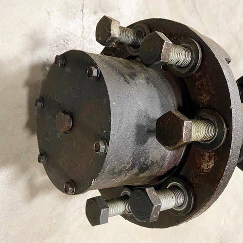 437929 | Mid-Roller Axle Spindle Assembly | John Deere 9RT 470 9RT 520 9RT 570 9430T 9460RT 9470RT 9510RT 9520RT 9530T 9560RT 9570RT 9630T |  | RE246249 | RE247175 | R247125