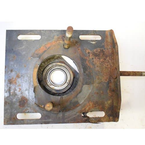 436644 | Motor Mount | LH | Gehl SL3725 SL3825 3725 3825 |  | 129079
