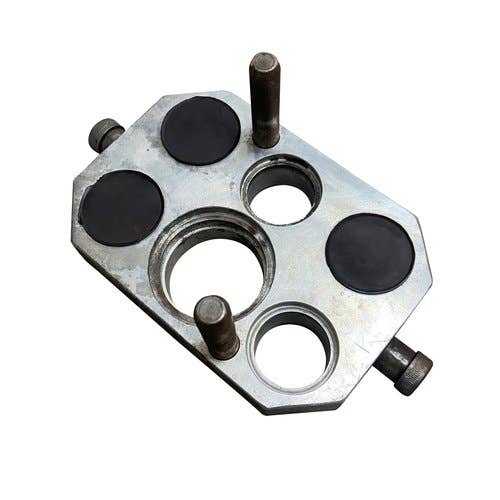 457027 | Multi-Coupler Plate | John Deere 600 600 606 606C 608 608C 612 612C 612FC 615F 615R 616 616C 618 618F 618R 620F 620R 622F 622R 625D 625F 625R 630F 630FD 630R 635D 635F 635FD 635R 645FD 712FC |  | AH201340