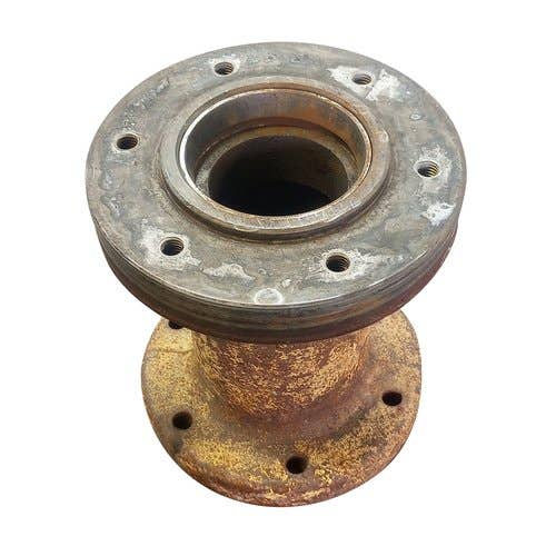 Used Hub fits New Holland L35 L775 L778 L779 196925 Used Hub fits New Holland L35 L775 L778 L779 196925