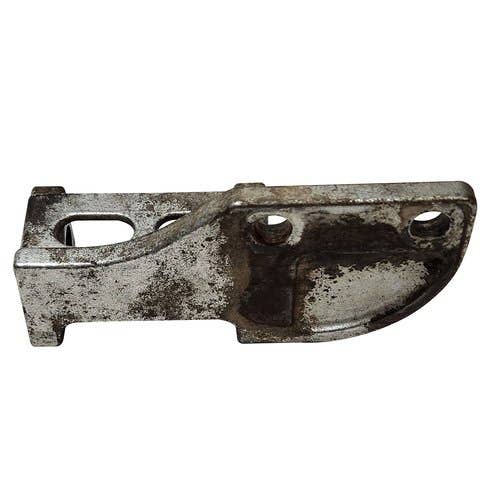 409330 | Alternator Bracket | New Holland L213 L215 L218 L220 L313 L315 L318 L320 |  | 47616756