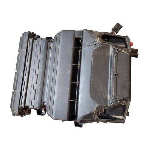 408888 | Cab Heater | New Holland C227 C232 C234 C237 C238 C245 C327 C332 C334 C337 C338 C345 L213 L215 L216 L218 L220 L221 L223 L225 L228 L230 L234 L313 L315 L316 L318 L320 L321 L323 L325 L328 L330 L334 |  | 47984179