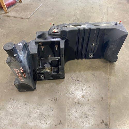 Used Fuel Tank fits New Holland TS6.110 TS6.120 TS6.125 TS6.140 4818537, 47470706 Used Fuel Tank fits New Holland TS6.110 TS6.120 TS6.125 TS6.140 4818537, 47470706