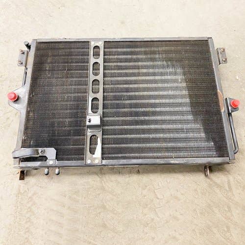 Used A/C Condenser fits New Holland T8.275 T8.300 T8.320 T8.330 T8.350 T8.360 T8.380 T8.390 T8.410 T8.420 84384556 84384557 Used A/C Condenser fits New Holland T8.275 T8.300 T8.320 T8.330 T8.350 T8.360 T8.380 T8.390 T8.410 T8.420 84384556 84384557