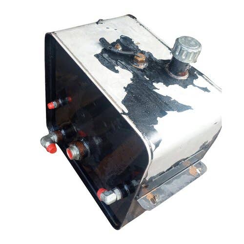 412413 | Hydraulic Reservoir | New Holland CR9060 |  | 87723843 | 87053305 |  87549398