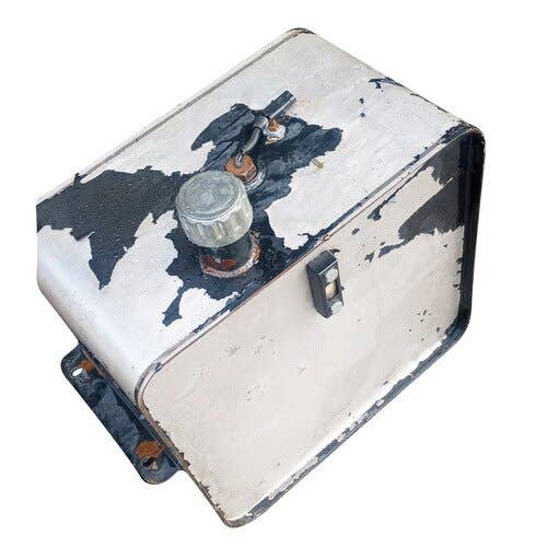 412413 | Hydraulic Reservoir | New Holland CR9060 |  | 87723843 | 87053305 |  87549398
