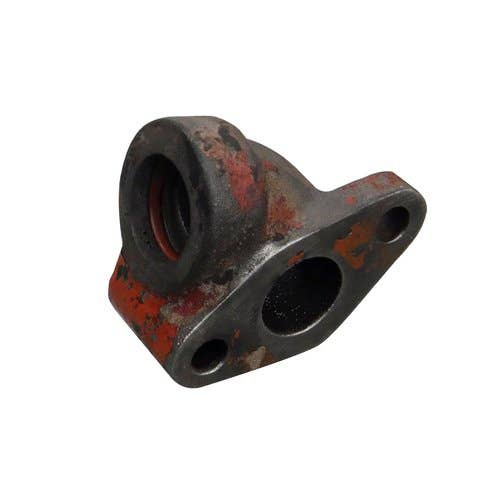 445706 | Oil Outlet Elbow | International | Farmall | IH D361 DT361 D407 DT407 806 856 1026 1206 1256 1456 |  |  332543R1