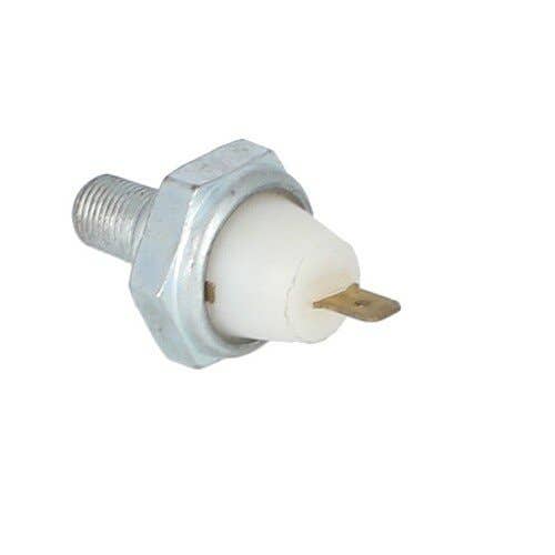 151007 | Oil Pressure Sender Switch | Case 1194 1290 1294 1390 1394 1490 1494 1594 1690 1694 | David Brown 770 780 880 885 990 995 996 1200 1210 1212 1410 1412 |  | 3060472R91 | K903851 | 82847703 | K311686