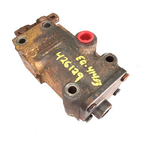 Used Hydraulic Control Valve fits White 2-44 fits Oliver 550 SF212 104206AS 104210-AS 101977AS Used Hydraulic Control Valve fits White 2-44 fits Oliver 550 SF212 104206AS 104210-AS 101977AS